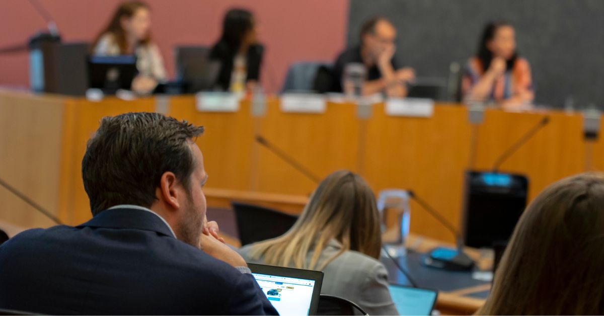 Ile zarabia radny w Polsce? Takie kwoty wpływają na konto samorządowców