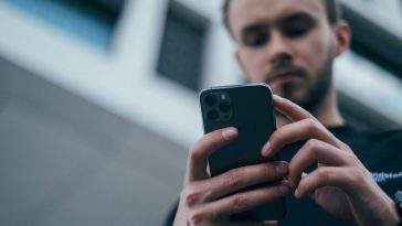 promieniowanie ze smartfona