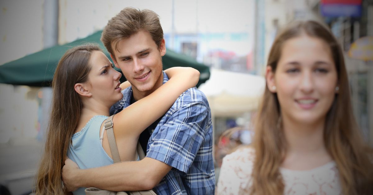 Co robić, gdy facet patrzy na inne kobiety? Psychologowie ujawniają prawdę