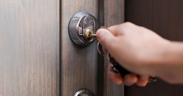 zostawiłem klucze w drzwiach