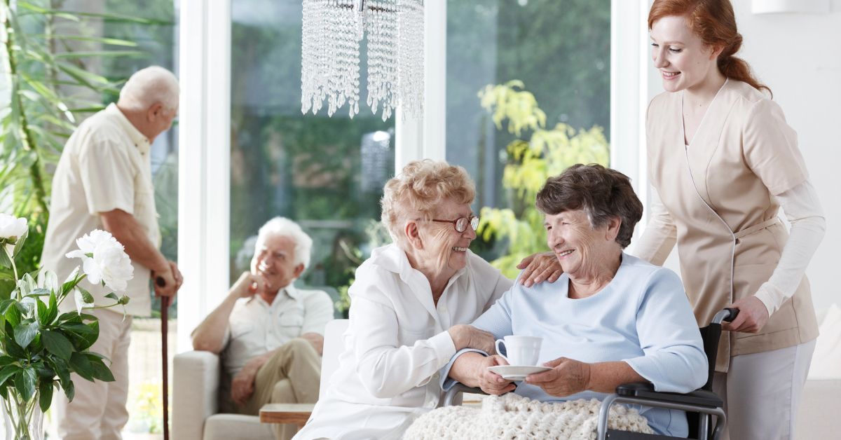 Seniorzy czekali miesiącami na sanatorium, teraz masowo rezygnują. Powody zaskakują