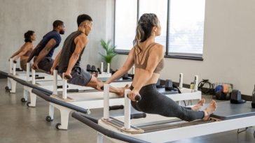co lepsze pilates czy siłownia